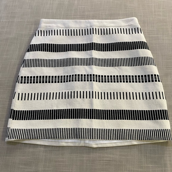 NWOT Zara skirt in cream and black. Women’s size M - Picture 12 of 13